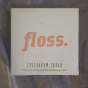 Floss Just Peachy Quad eyeshadows.